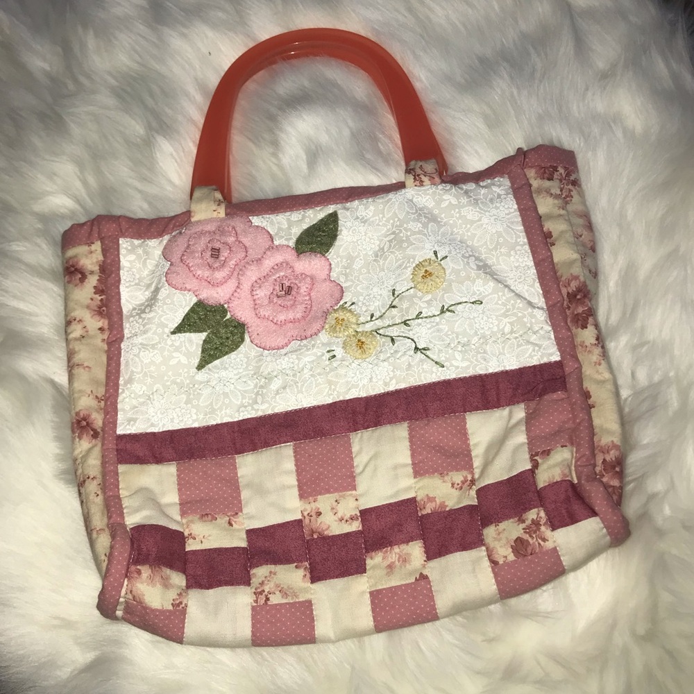 Handmade quilted pink floral purse